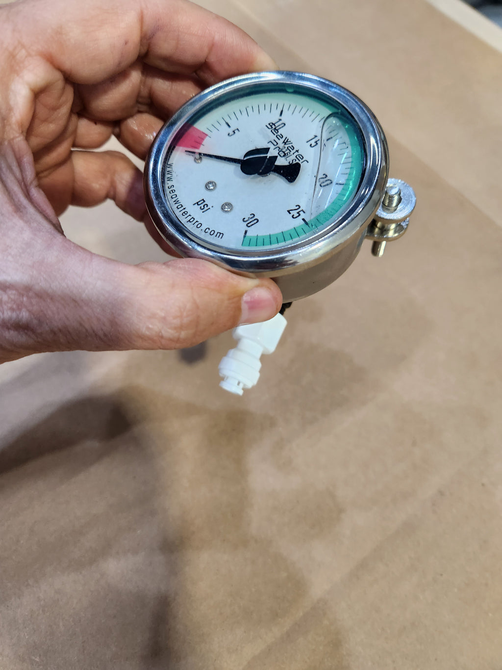 Fitting: 90° elbow plus 1/4" OD Tubing push to connect (1 set)