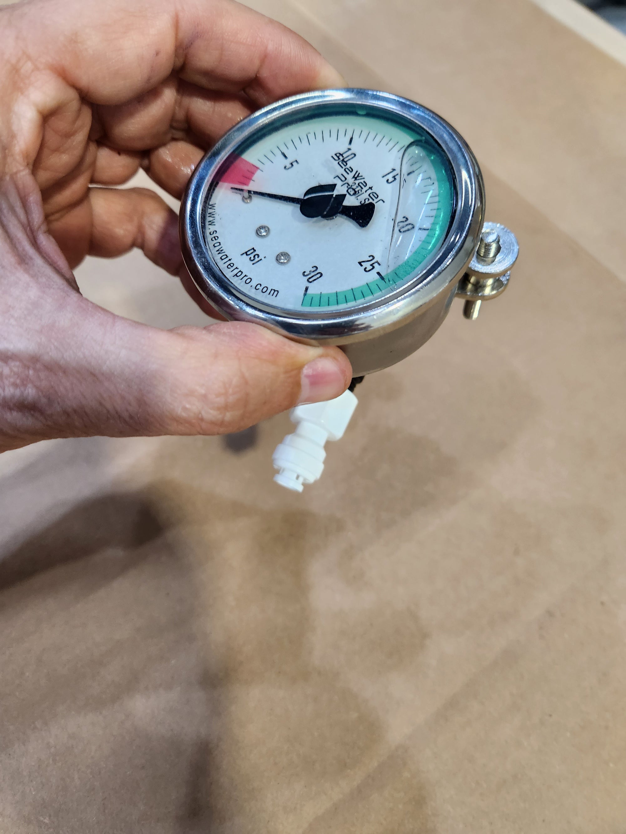 Fitting: 90° elbow plus 1/4" OD Tubing push to connect (1 set)