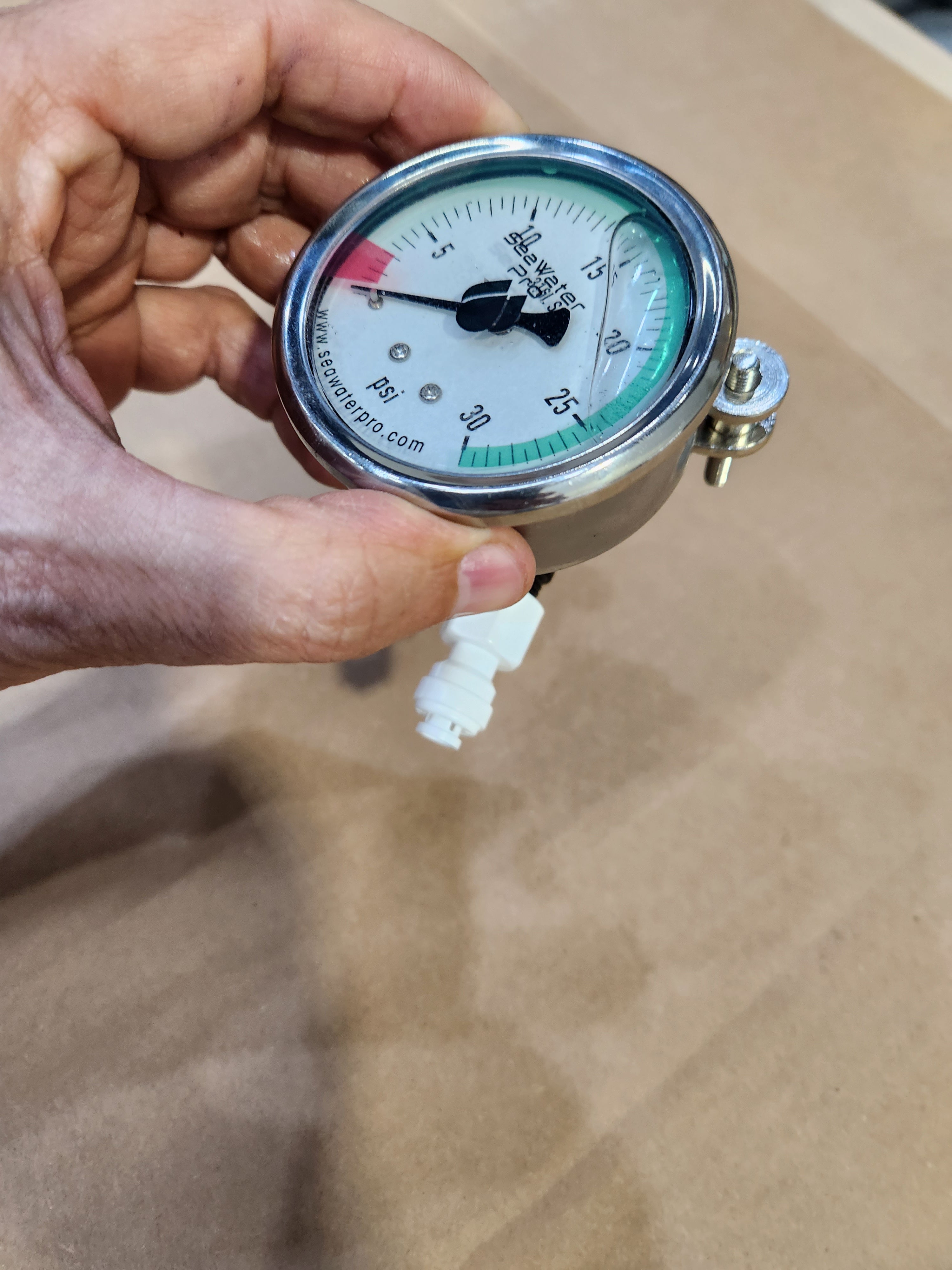 Fitting: 90° elbow plus 1/4" OD Tubing push to connect (1 set)