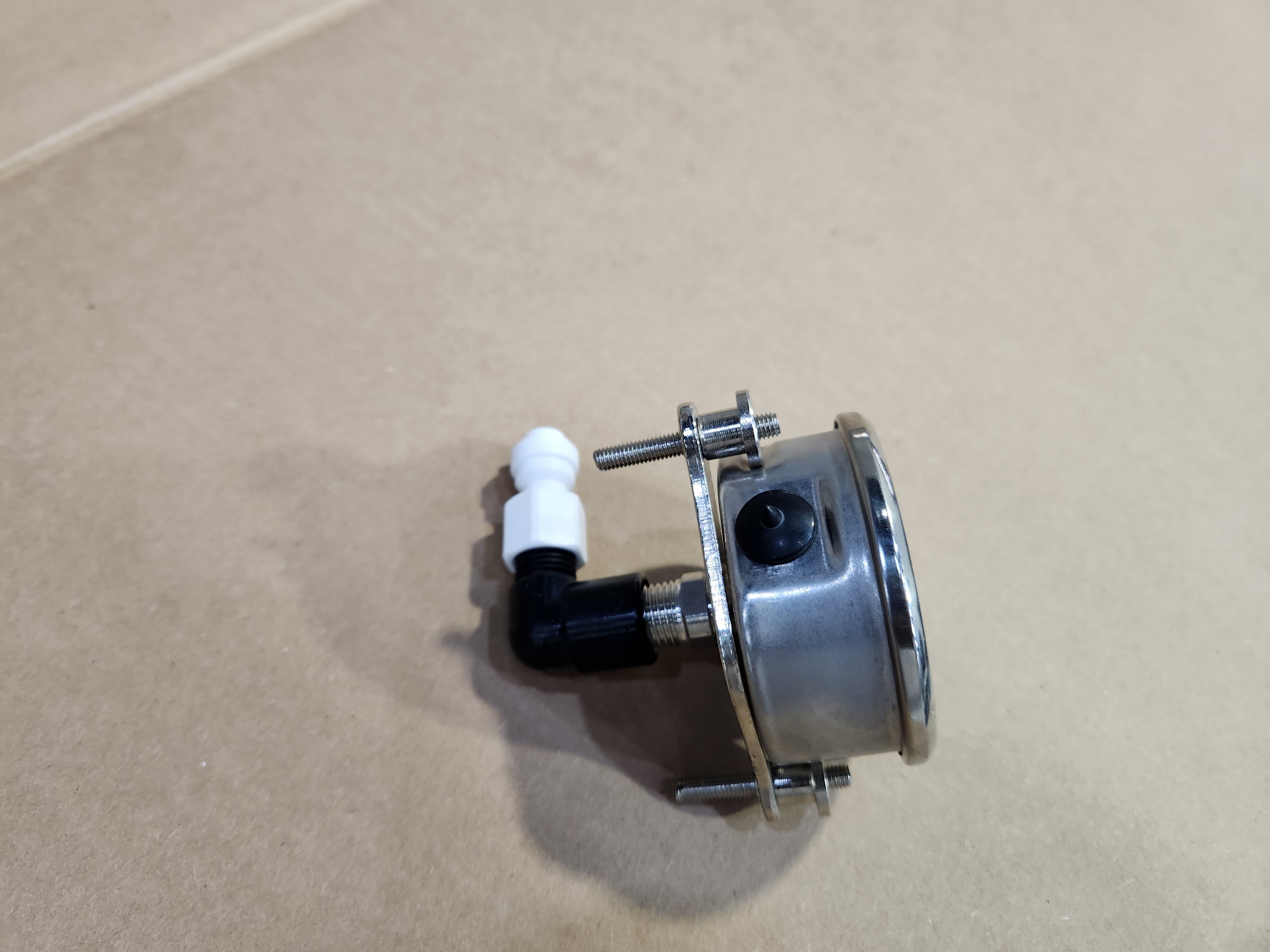 Fitting: 90° elbow plus 1/4" OD Tubing push to connect (1 set)